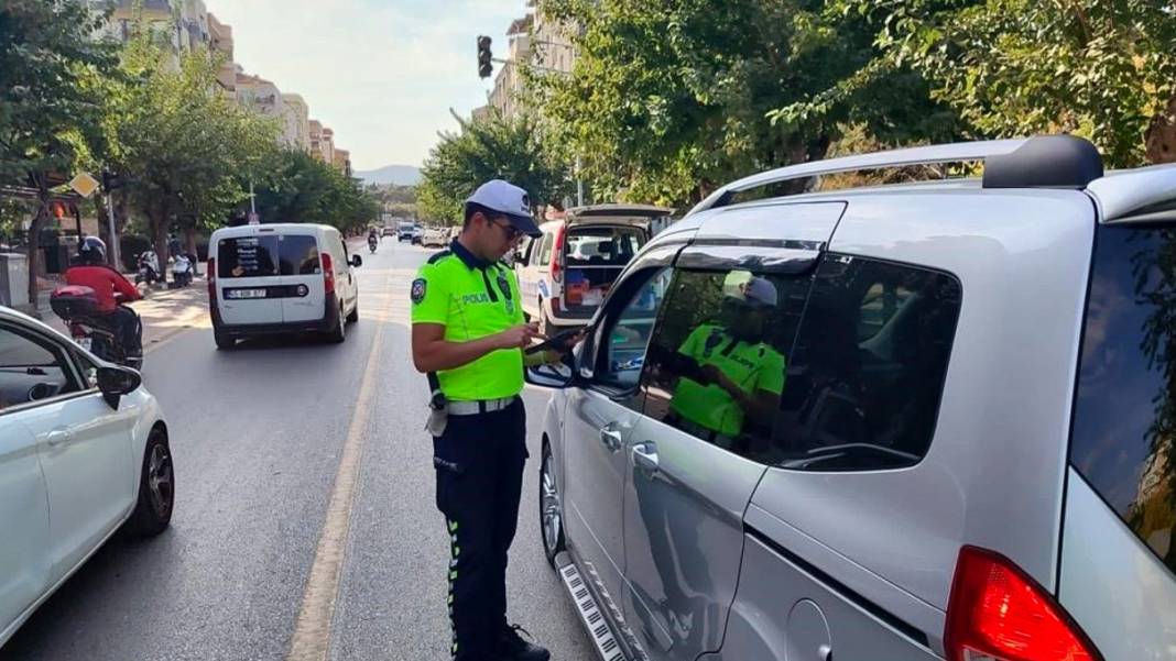 B sınıfı ehliyeti olan herkesi ilgilendiriyor! Bunu yapmayan yandı tam 12 bin lira cezası var 6