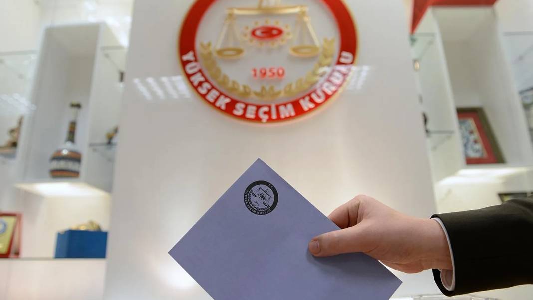 Seçim öncesi yer yerinden oynayacak! AKP’nin oyları eridi, iki partide ciddi artış var 2