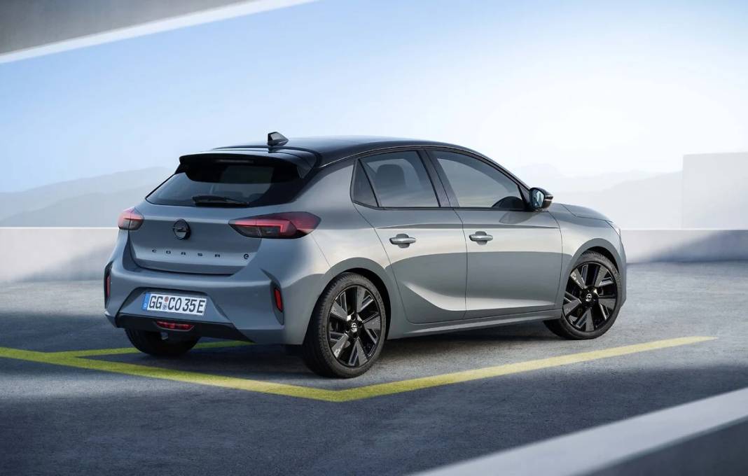 Opel'den fark yaratan fiyat listesi:  Fiyatı duyan bayiye koşacak 11