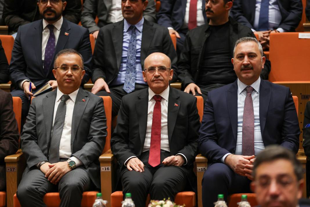 Fuat Uğur içeriden bilgi alıyorum dedi: Erdoğan ile Şimşek arasında yaşanan krizi açıkladı 6