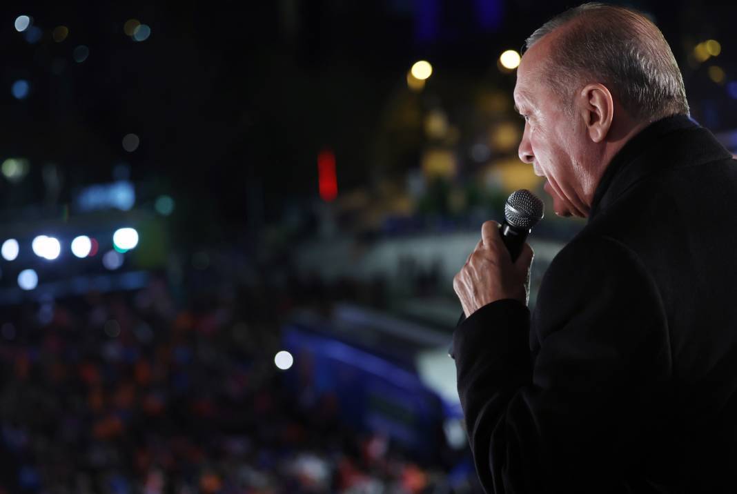 Erdoğan kurmaylarına talimat verdi: AKP 22 il için rapor hazırladı sahaya inecek 6