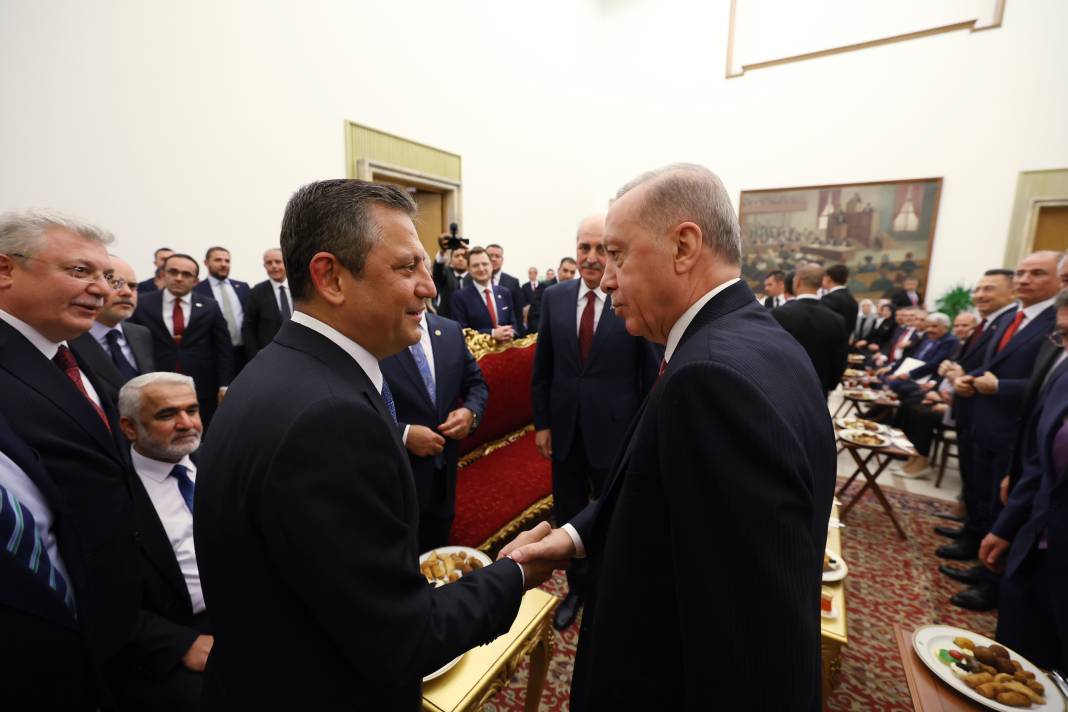 Siyasette gözler iki liderin görüşmesine çevrildi! Özel’in Erdoğan ile konuşacağı 8 kritik madde ortaya çıktı 3