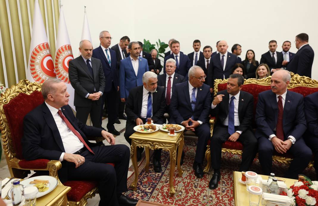 Siyasette gözler iki liderin görüşmesine çevrildi! Özel’in Erdoğan ile konuşacağı 8 kritik madde ortaya çıktı 4