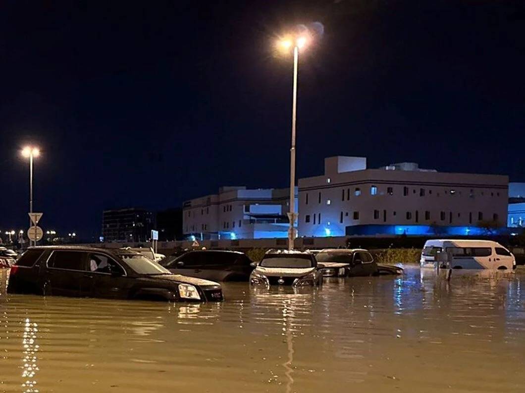 Yapay yağmur yağdıran Dubai sele gömüldü: Şehir tanınmaz hale geldi 1