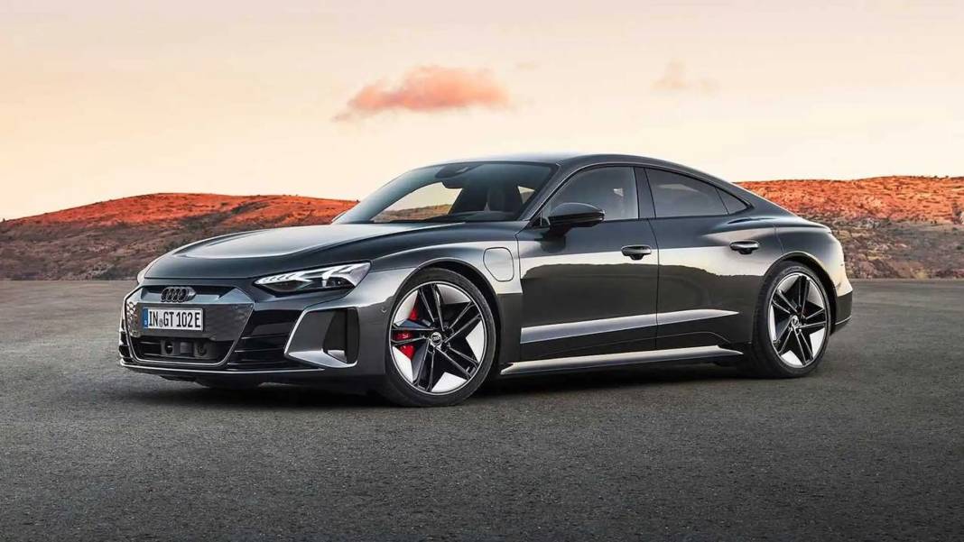 Yenilenen Audi e-tron GT piyasaları ağlatacak! 3