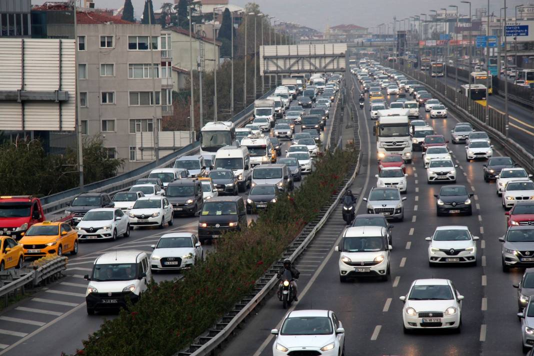 Araç sahipleri bir kez daha kahrolacak! Son gün dev zam gelecek 11