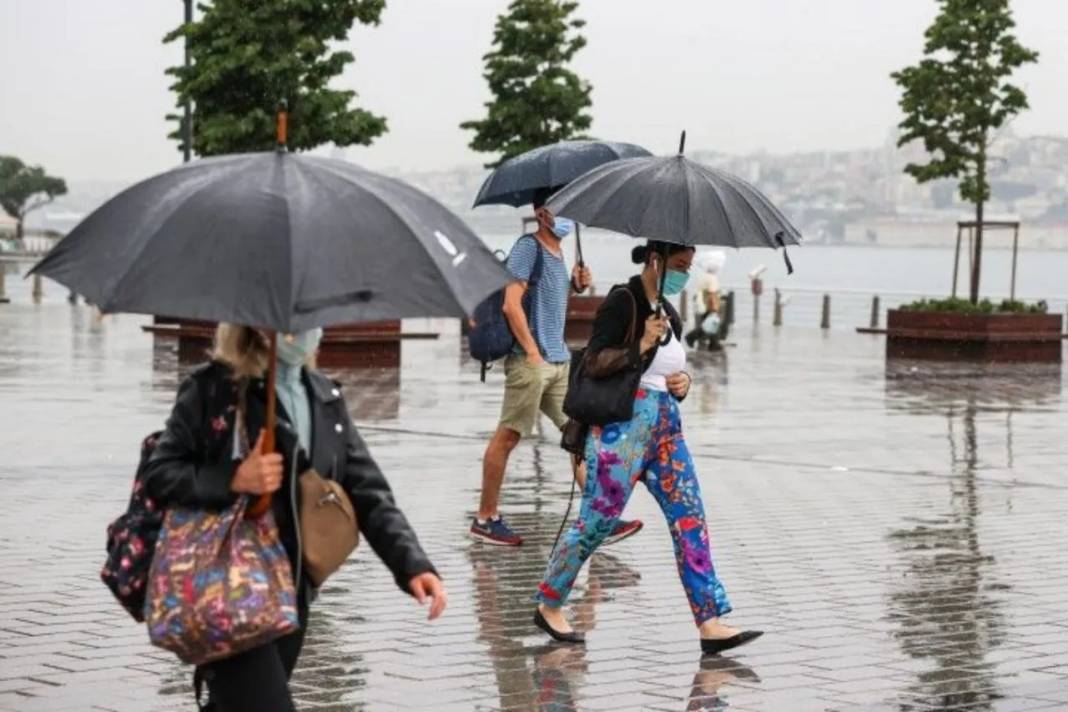 Meteoroloji tek tek uyardı: Sağanak yağış Türkiye'yi vuracak 1