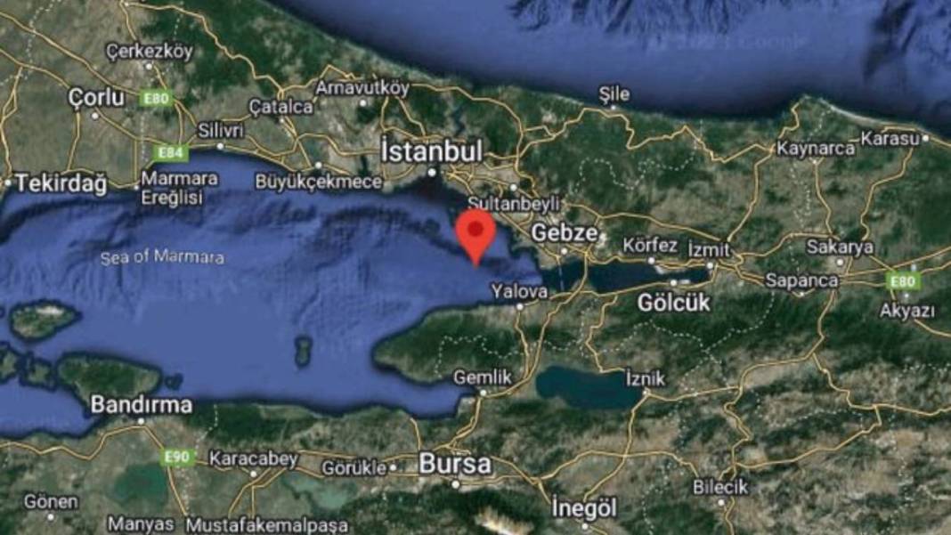 Ahmet Ercan’dan korkutan Marmara depremi uyarısı! 5 dakikada kıyıya vurur 300 metreye kadar ilerler 8