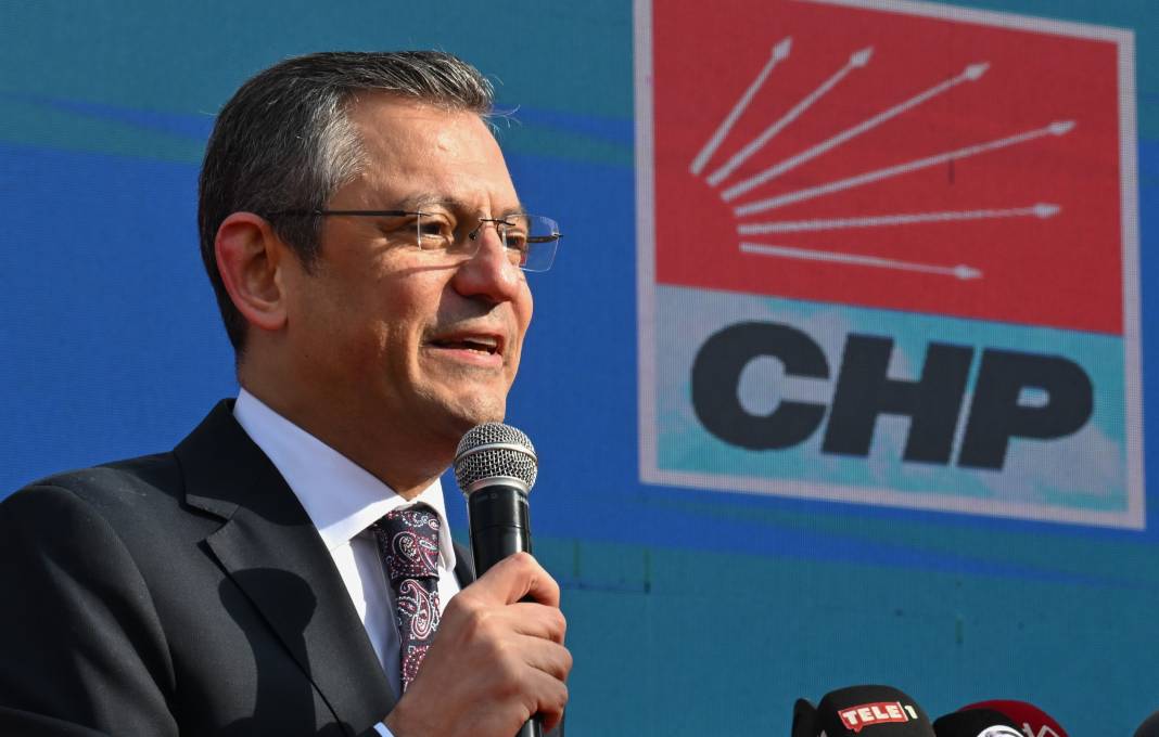 CHP lideri Özgür Özel'in şimdiki planı belli oldu: Yapay zeka ile seçimleri kazanmıştı... 5