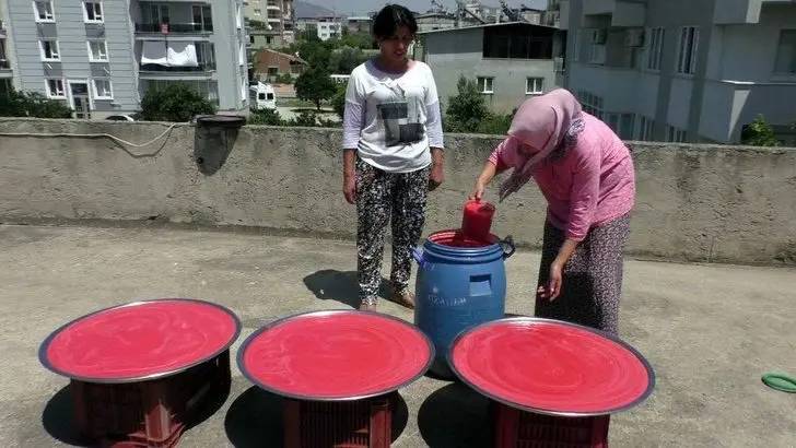 Ev ev geziyor yarım saatte paraya para demiyor! Kurnaz çift buluşuyla Einstein’ı solladı 3