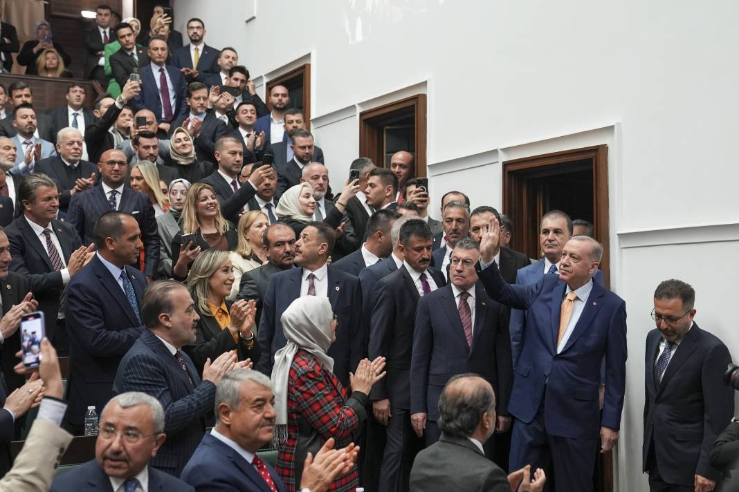 Erdoğan son MYK'da karar verdi! AKP’de ilk değişim neşterinin kime vurulacak 4