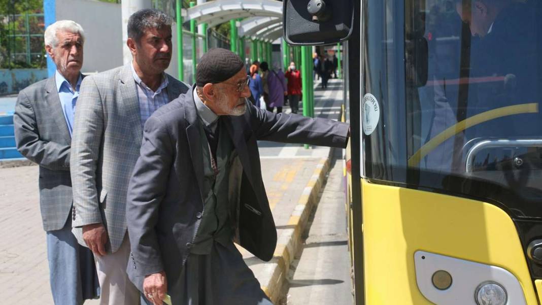 60-65 yaş arası ücretsiz ulaşım resmen son buldu! Emeklileri yıkan gelişme 8