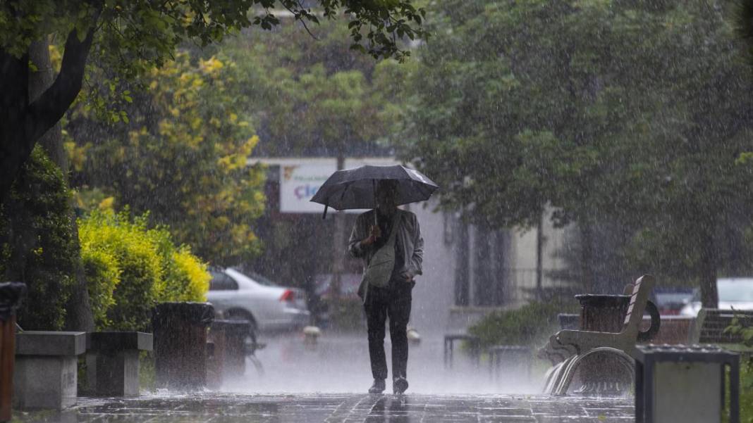 İstanbul dahil o illeri sağanak ve fırtına esir alacak: Meteoroloji tek tek uyardı! 14