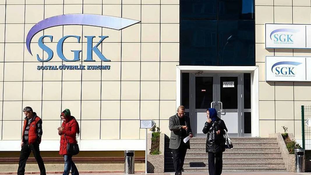 Tanıdıklara sigorta yaptıran yandı: SGK harekete geçti 1