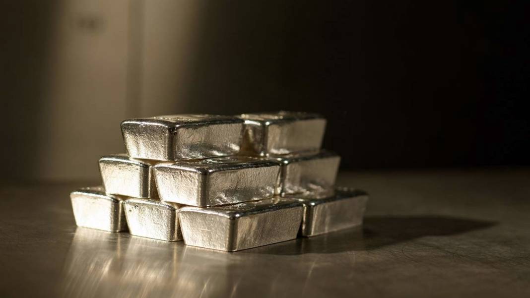 Alman devinden altın ve gümüş için yeni tahmin: Piyasalar alev alacak 3