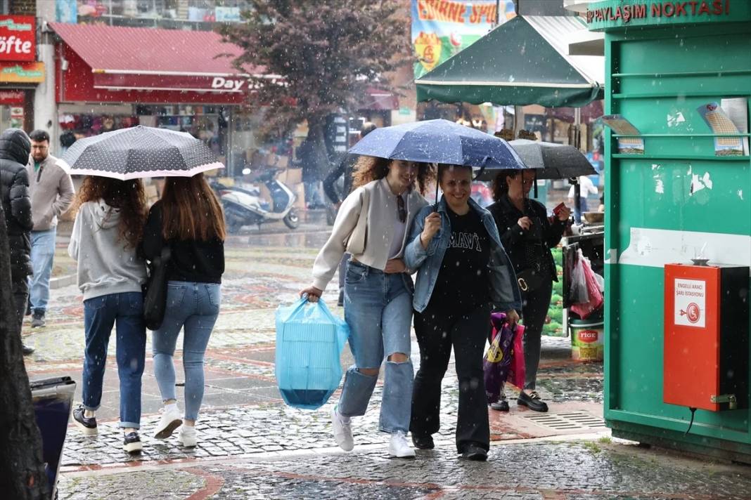 İstanbul dahil 69 ilde gök gürültülü sağanak yağış: Meteoroloji tarih verdi! 5