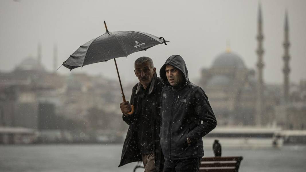 İstanbul dahil 81 ili esir alacak: Meteoroloji'den sağanak, ve fırtına uyarısı! 4 gün boyunca sürecek... 7