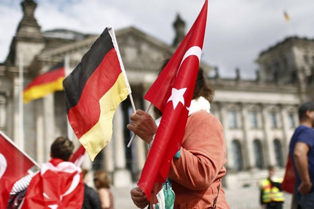 Almanya’da 600 bin kişi yeniden Türk vatandaşı olacak! İşte başvuru süreci 9