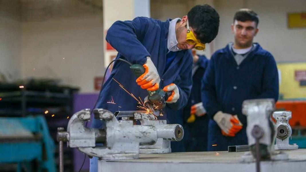 Staj ve çıraklık mağduriyeti son buluyor: Erken emeklilik için düğmeye basıldı 8