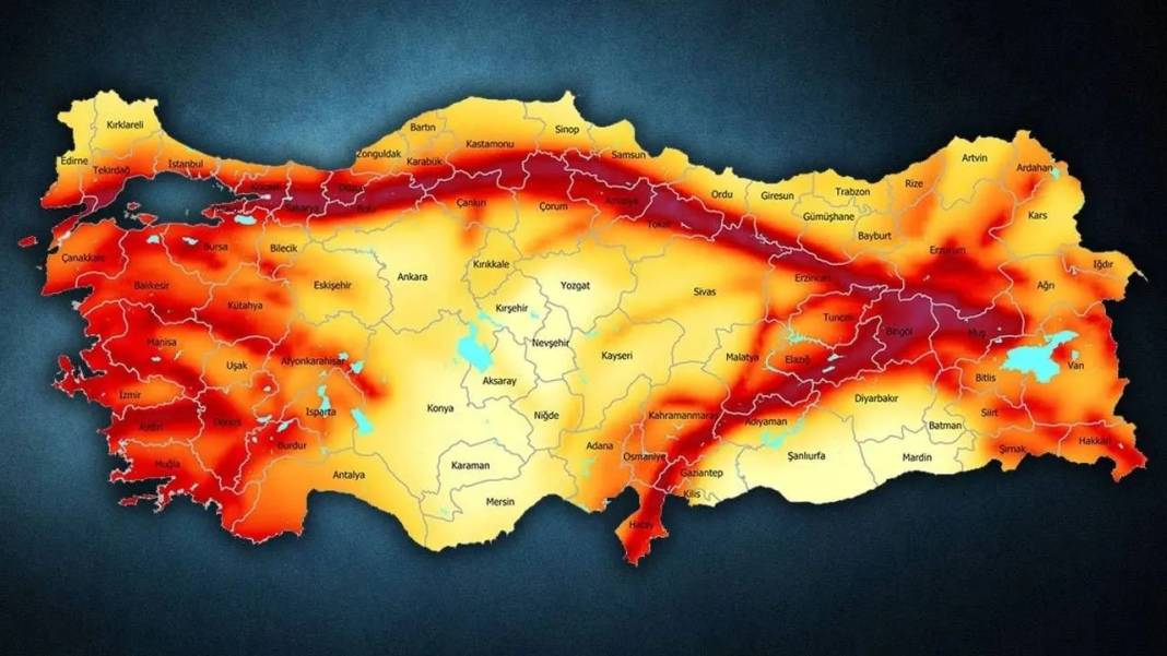 Deprem uzmanı Naci Görür riskli bölgeleri tek tek sayarak uyardı. Depremin tasarrufu olmaz 3