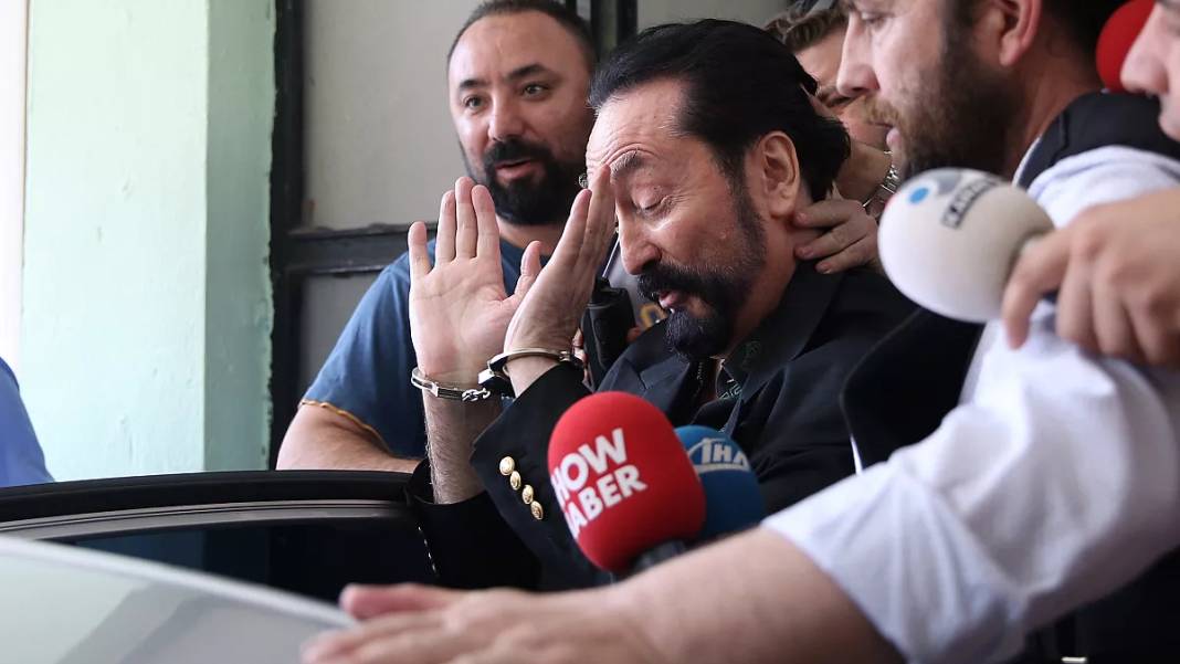 Yıllarca Adnan Oktar'ın eziyetine maruz kalan genç kadın: İnsanlık tarihi böyle bir manyak görmedi" 8