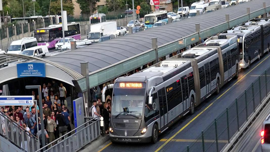 Bugün resmen başladı. O kişiler toplu taşımaya para vermeyecek 2