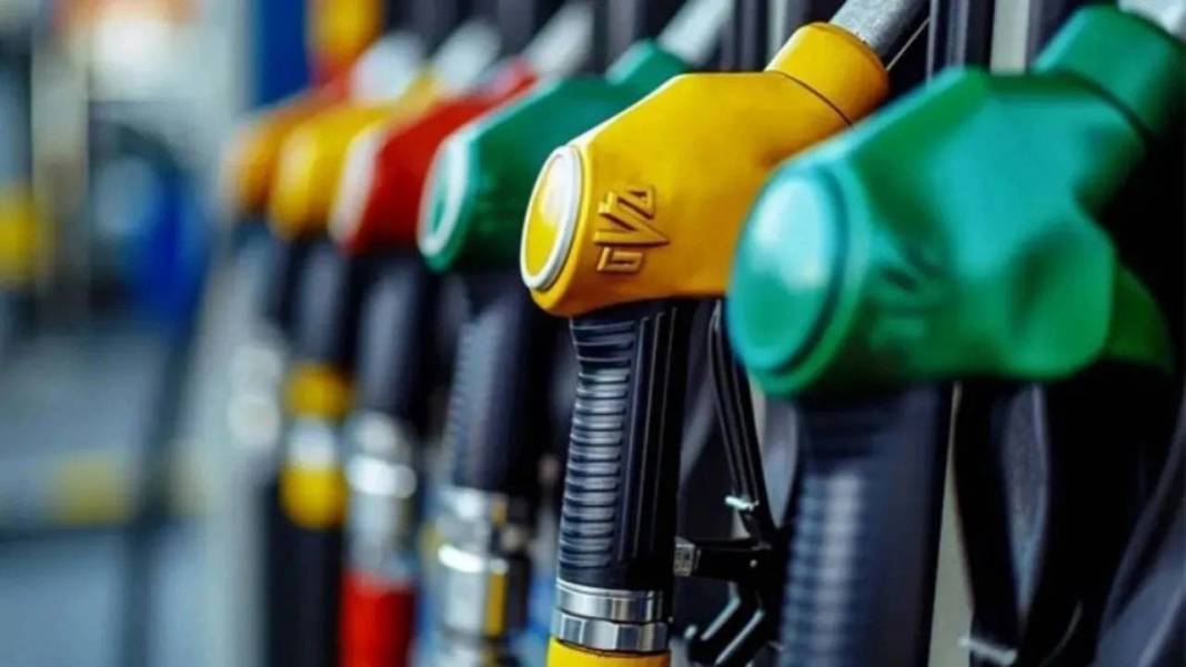 Akaryakıt fiyatlarında tarihi rekor. İşte benzin motorin ve LPG fiyatları 5