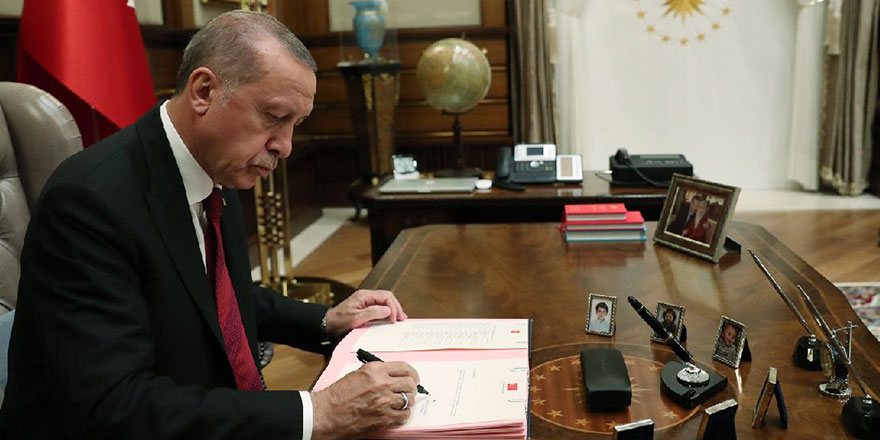 Erdoğan'ın imzaladığı kararlar Resmi Gazete'de! Dört bakanlıkta görev değişimi