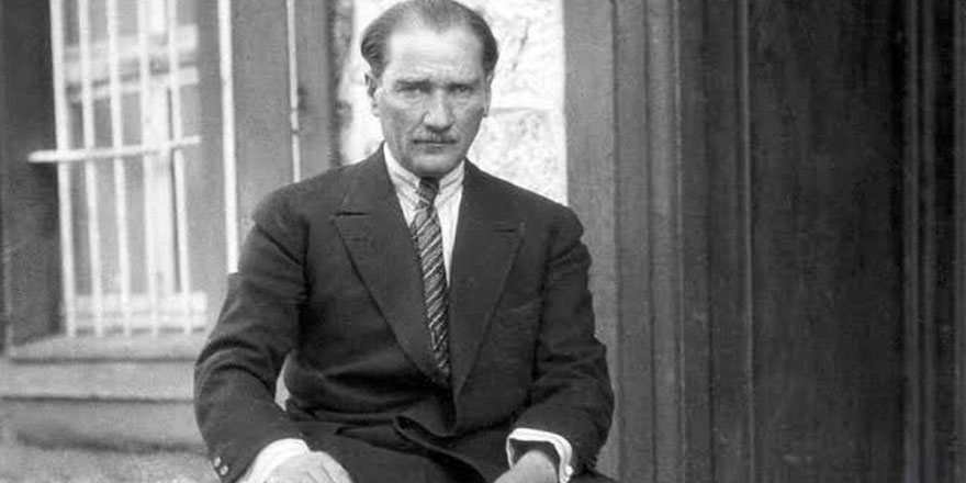 Fenerbahçe, Galatasaray ve Trabzonspor'da oynayan futbolcudan çok konuşulacak 29 Ekim mesajı: Atatürk'ü sevmeyen adam ile...