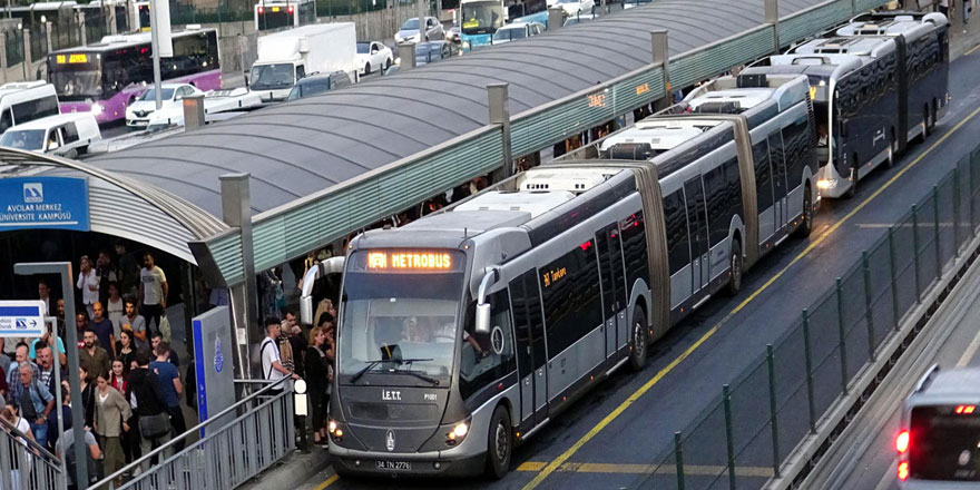 İETT Genel Müdürü Alper Bilgili açıkladı: İstanbul’a 300 yeni metrobüs alınacak