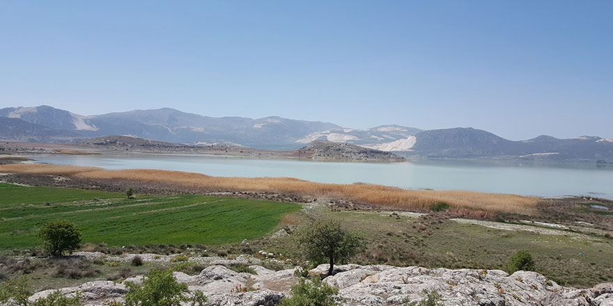 Burdur'un Yarışlı Gölü tamamen kurudu!