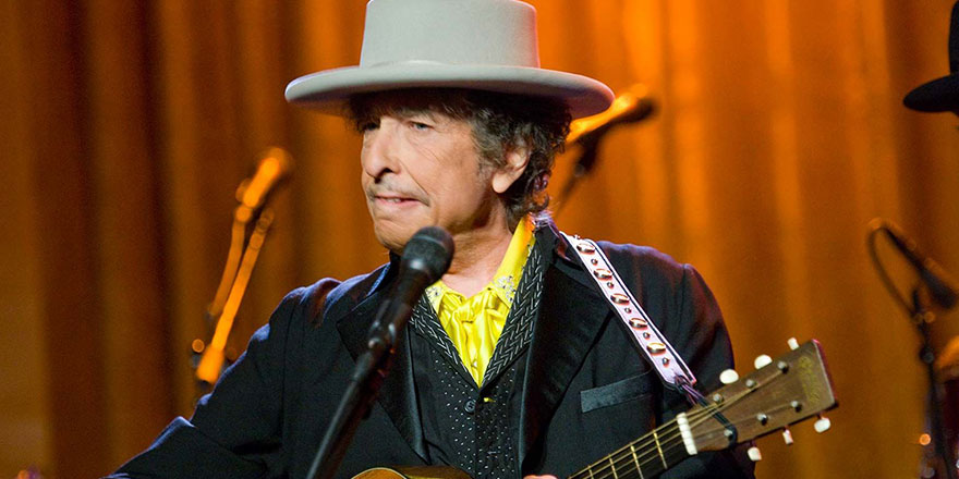 Bob Dylan'ın yayımlanmamış şarkı sözlerinin olduğu belgeler rekor fiyata satıldı