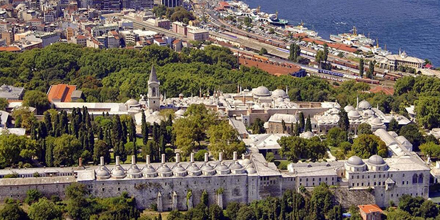 CHP'li Gamze Akkuş İlgezdi: Topkapı Sarayı'ndaki ağaçlar kesiliyor