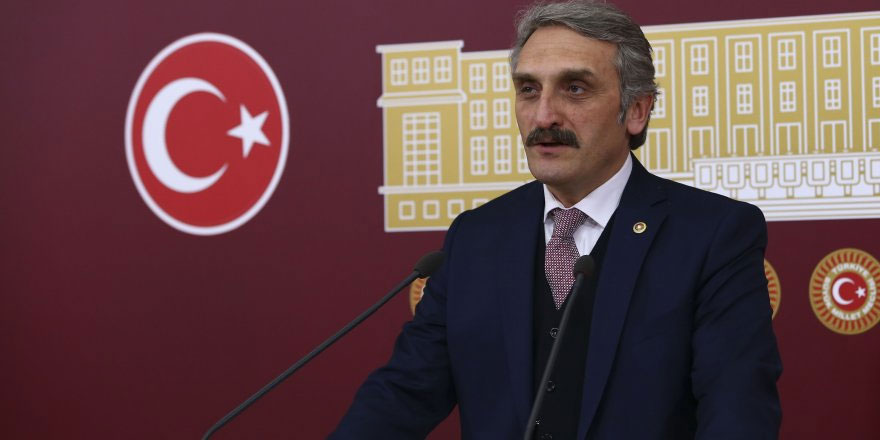 AKP' Ahmet Hamdi Çamlı restore ettirdiği tarihi Vezir Çeşmesi'nin kitabesine babası Zeki Ahmed Çamlı'nın adını da yazdırdı