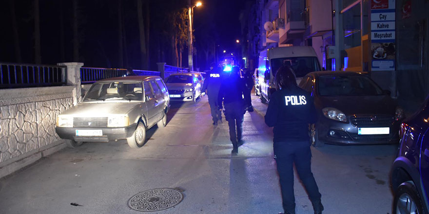 İzmir'de polisler 2 farklı sokakta 3 yaralı buldu!
