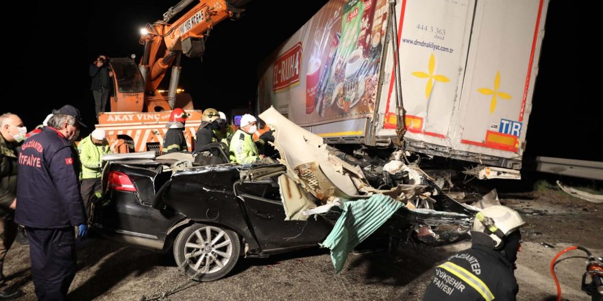 Gaziantep'teki korkunç kazada iki kişi hayatını kaybetti