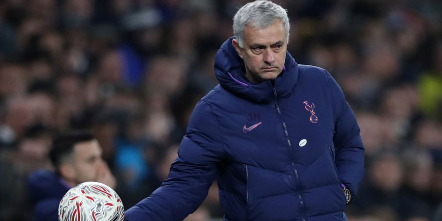 Tottenham'ın teknik direktörü Jose Mourinho'nun gözdesi Altay Bayındır