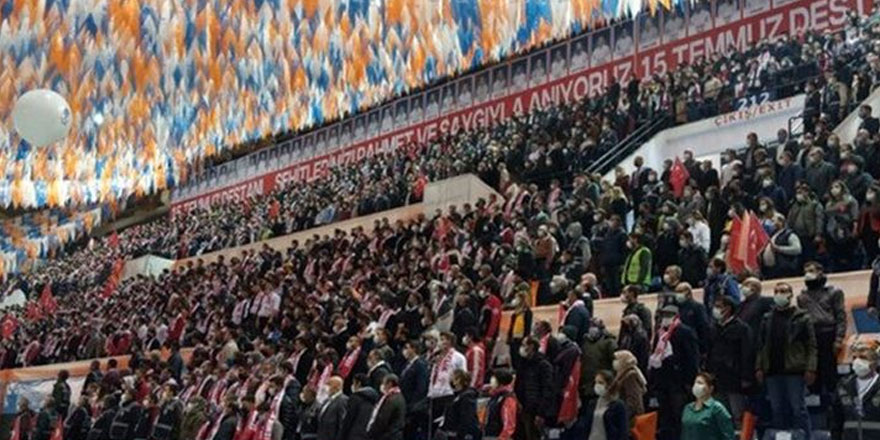 AKP’nin İzmir'deki 'lebaleb' kongresine liselileri de çağırmışlar