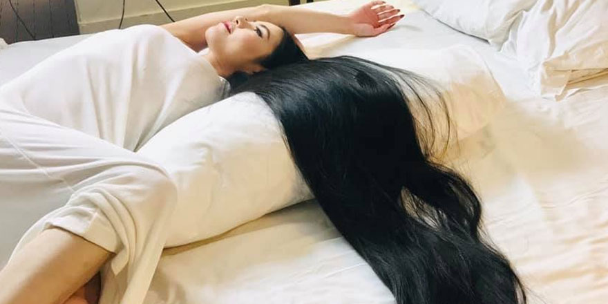 Japonya'da yaşayan genç kadın 15 yıldır saçlarını kesmiyor!