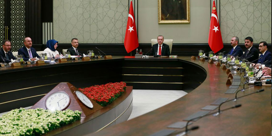 AKP kulislerini hareketlendiren gelişme! 5 bakan değişiyor 