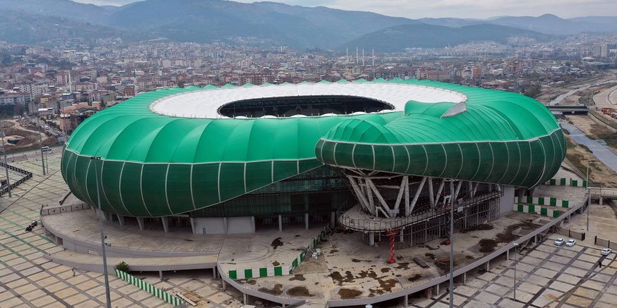Bursaspor'un stadında elektrikler, ödenmeyen borçlar nedeniyle kesildi