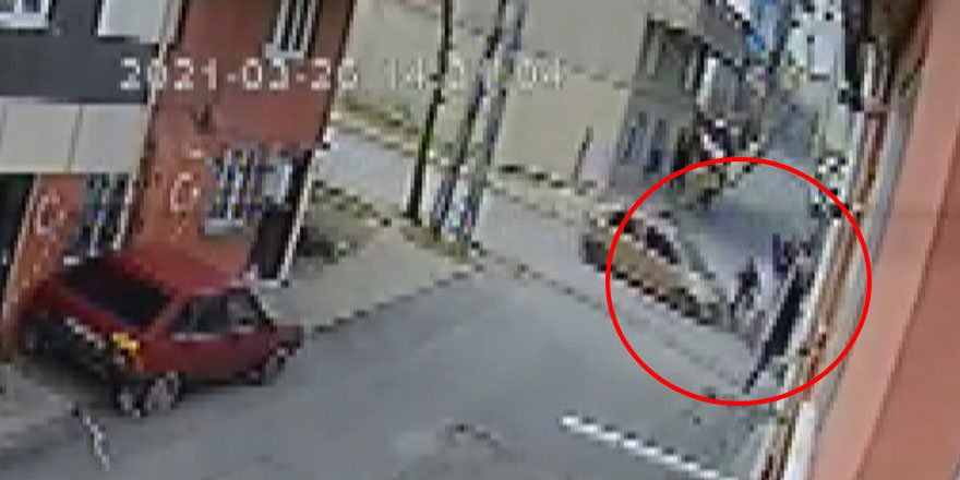 Arnavutköy'de küçük çocuk bisiklet sürerken arabanın altına girdi!