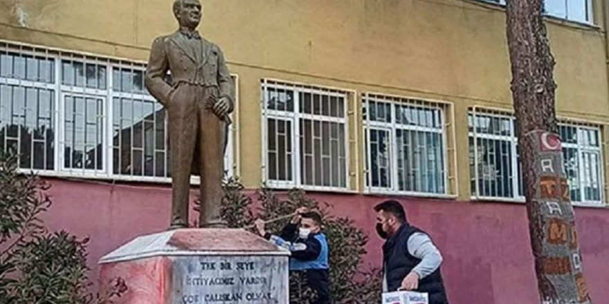 Tekirdağ'da Atatürk heykeline saldıran kişi yakalandı
