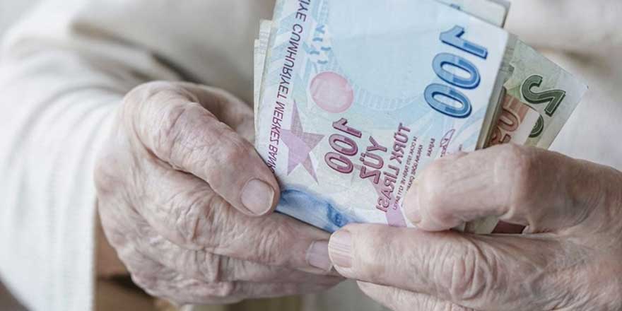 Emekliler için ödenen 1.000 TL'lik bayram ikramiyesinin hesaplara yatırılacağı tarih belli oldu