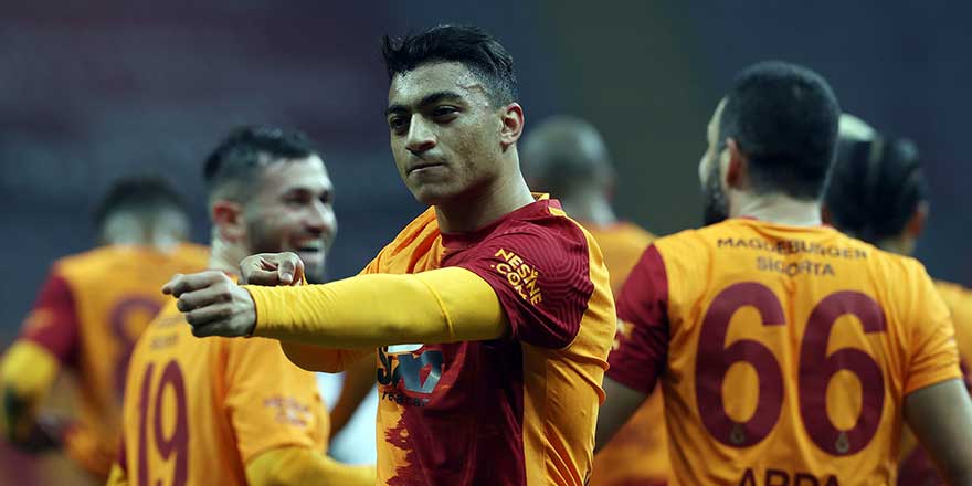 Galatasaray'ın golcüsü Mostafa Mohamed korona virüse yakalandı