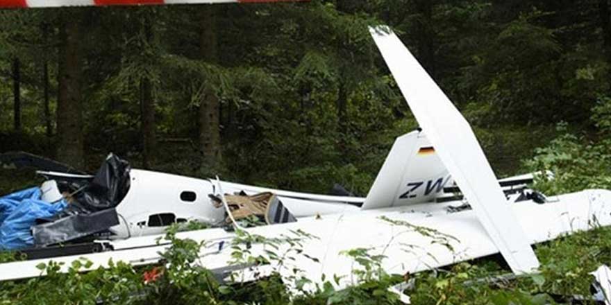 Fransa'da uçak düştü 4 kişi hayatını kaybetti