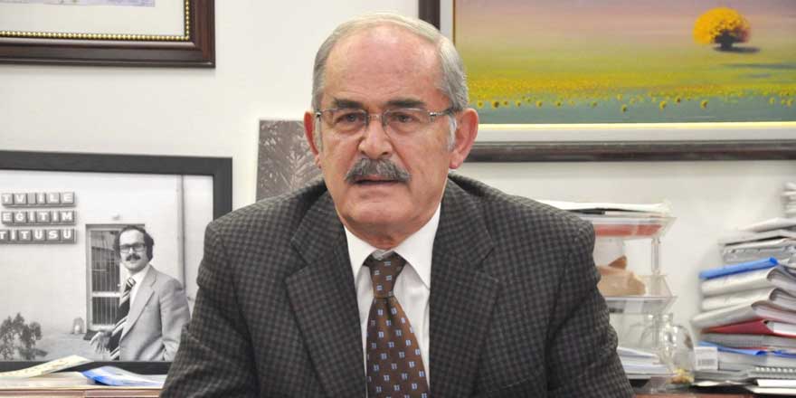 Eskişehir Büyükşehir Belediye Başkanı Yılmaz Büyükerşen'e ödül