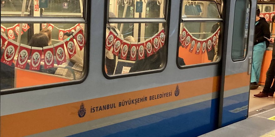 Türk bayraklarına 5 milyon lira harcandığı iddialarına İBB'den flaş yanıt