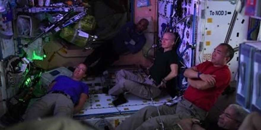 Fransız astronotlar uzayda boş zamanlarında ne yapıyor?