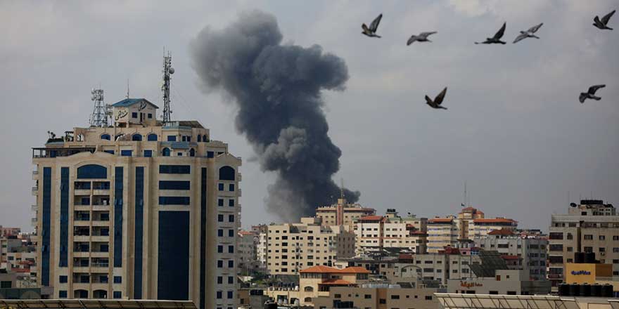 İsrail'in Gazze'ye saldırıları sürüyor! 16 yaşındaki çocuk hayatını kaybetti